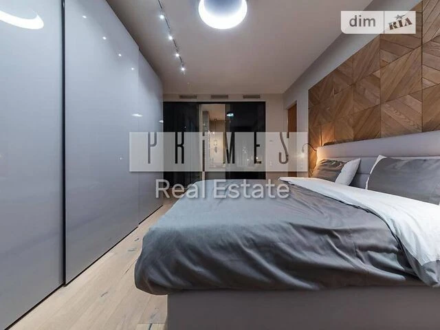 Sale of 3-room apartment 142.6 sq. m on Bulvarno-Kudryavska Street
