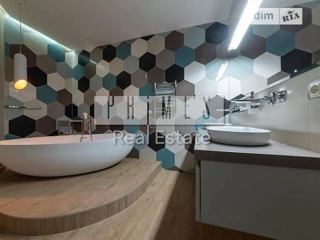 Sale of 3-room apartment 142.6 sq. m on Bulvarno-Kudryavska Street