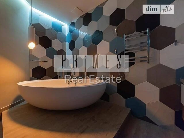 Sale of 3-room apartment 142.6 sq. m on Bulvarno-Kudryavska Street
