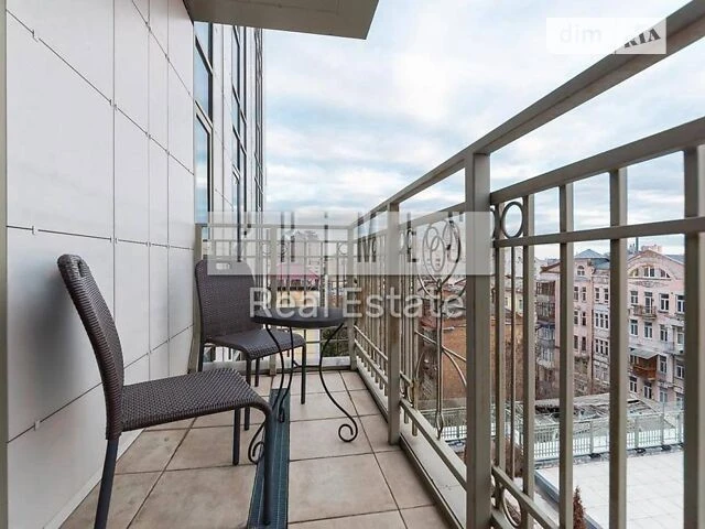Sale of 3-room apartment 142.6 sq. m on Bulvarno-Kudryavska Street