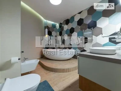 Sale of 3-room apartment 142.6 sq. m on Bulvarno-Kudryavska Street