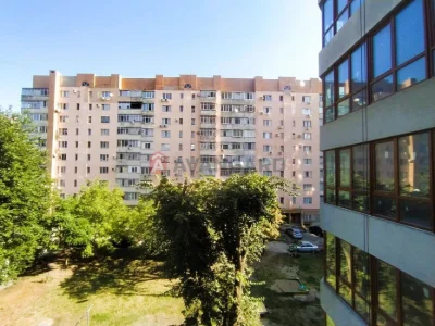 Продаж сучасної 3-кім. квартири в центр! є-Оселя!