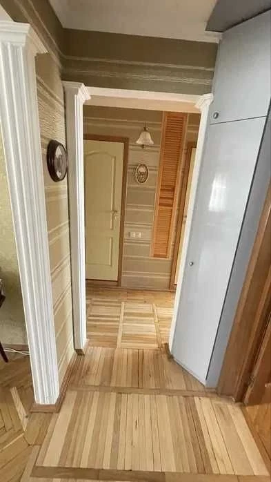 Sale of 4-room apartment 79 sq. m on Volodymyr Ivasyuk Ave. 85B