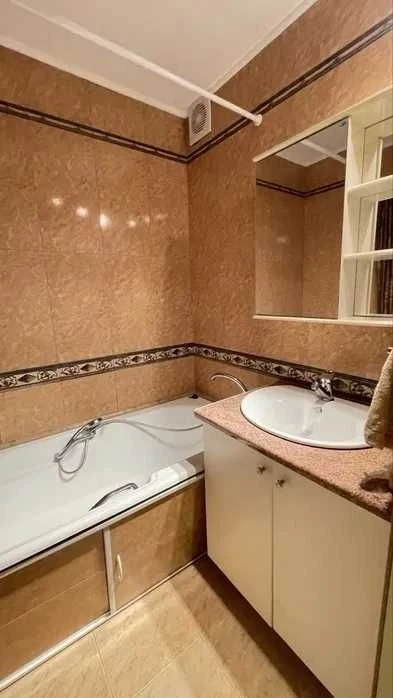 Sale of 4-room apartment 79 sq. m on Volodymyr Ivasyuk Ave. 85B