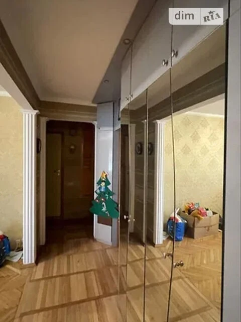 Sale of 4-room apartment 79 sq. m on Volodymyr Ivasyuk Ave. 85B