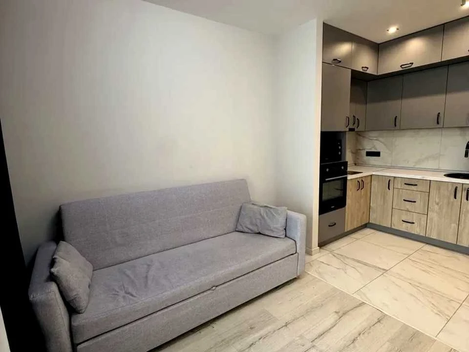 Apartment. Kyiv, Salyutna St., 2k
