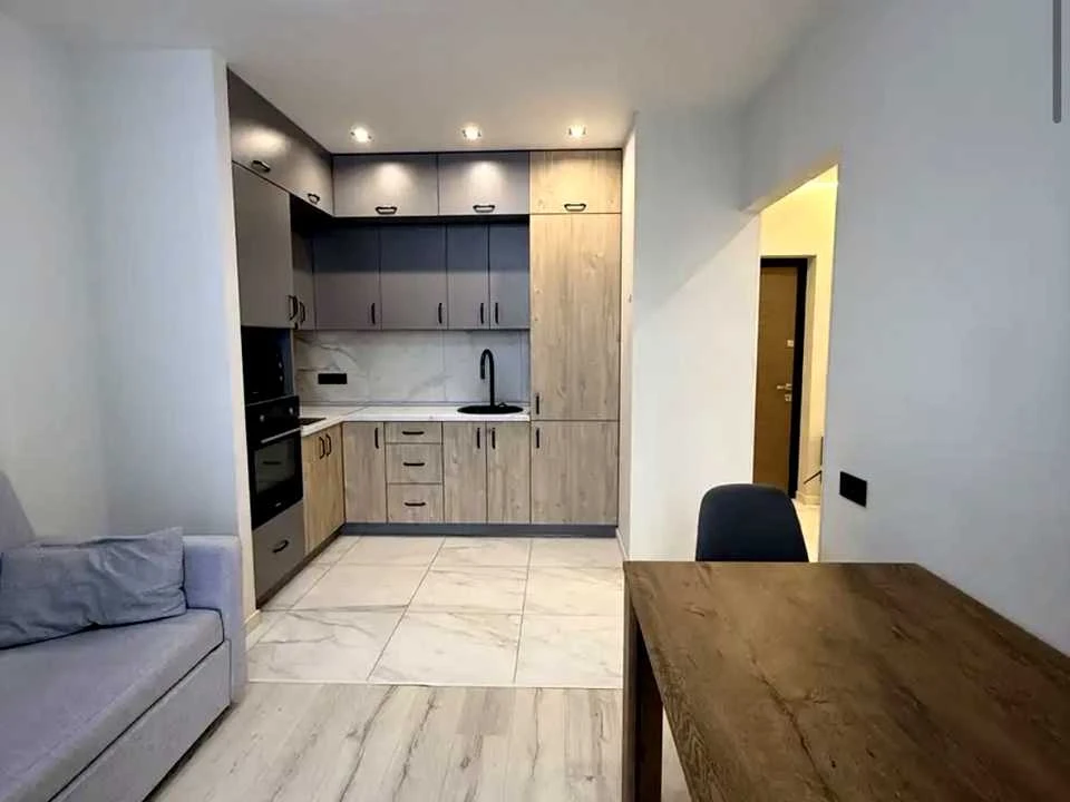 Apartment. Kyiv, Salyutna St., 2k