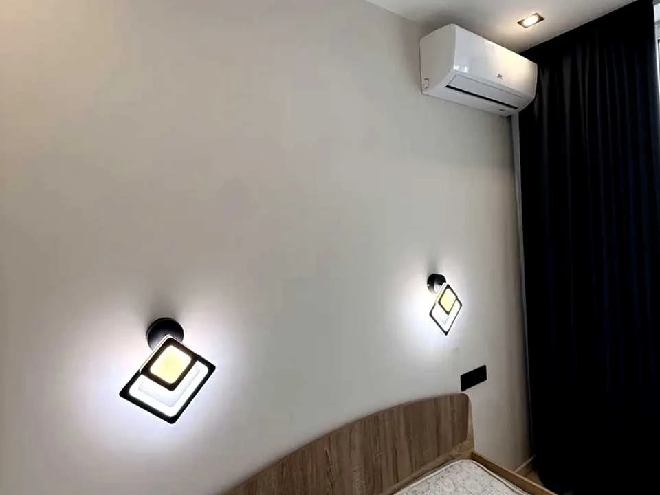Apartment. Kyiv, Salyutna St., 2k