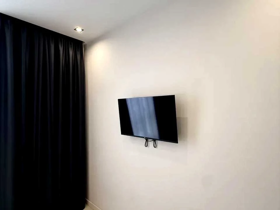 Apartment. Kyiv, Salyutna St., 2k