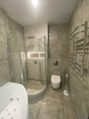 3к квартира с ремонтом в ЖК 4 сезона. 101 кв.м. Секция 2