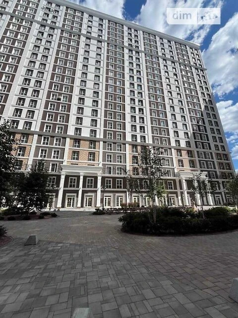 Продаж 1к квартири 41 кв. м на вул. Михайла Максимовича 24 •