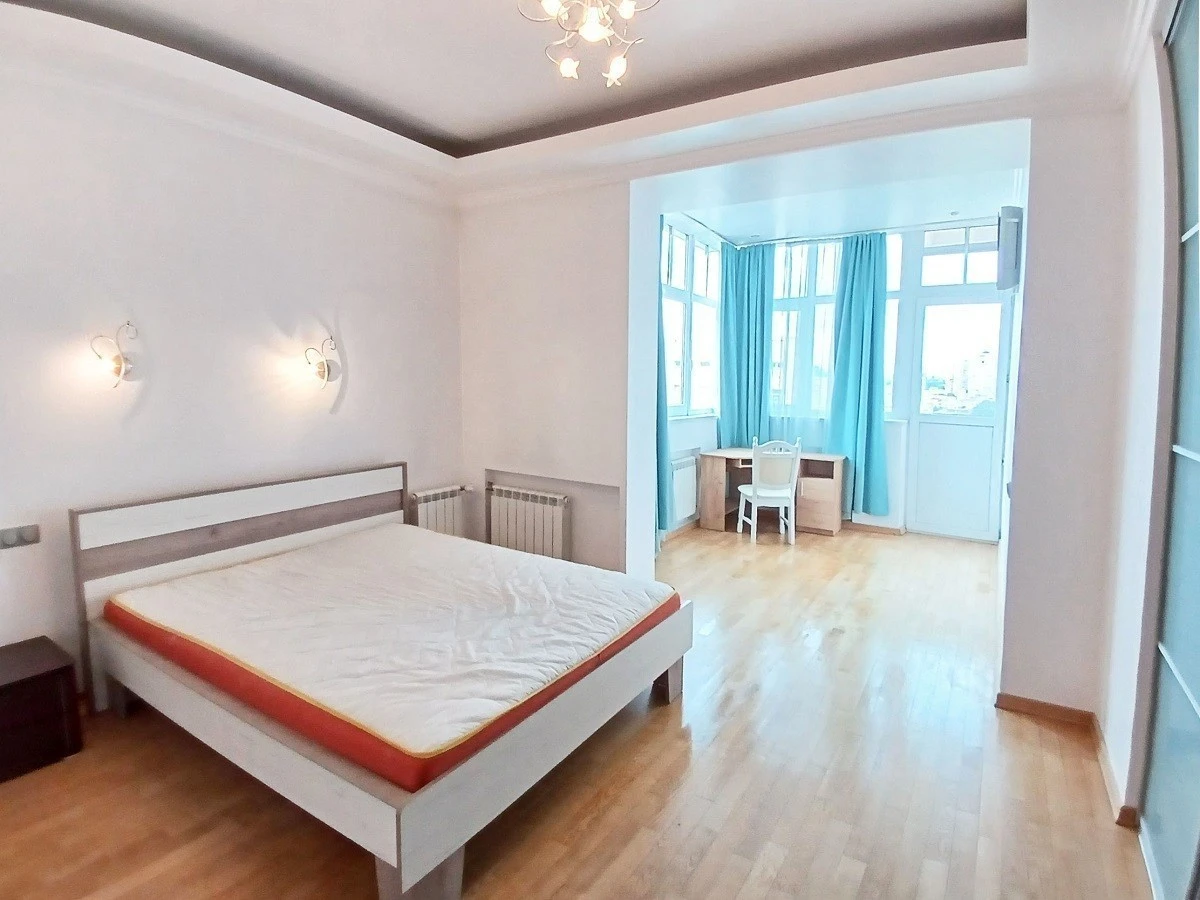 4-room apartment for sale 201 m², Observatornaya St., 7