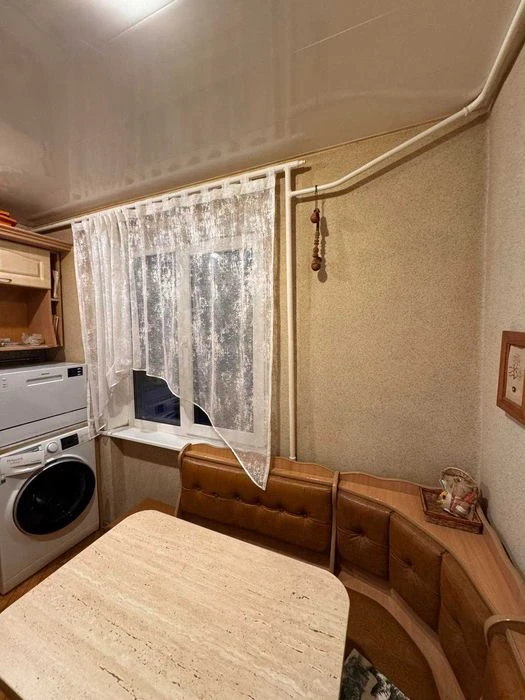 2-room apartment for sale, Khortytskyi district.
