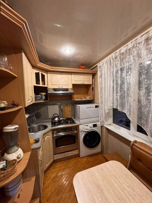 2-room apartment for sale, Khortytskyi district.