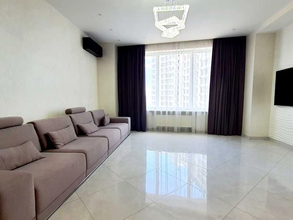 Apartment. Odesa, Literaturna St.