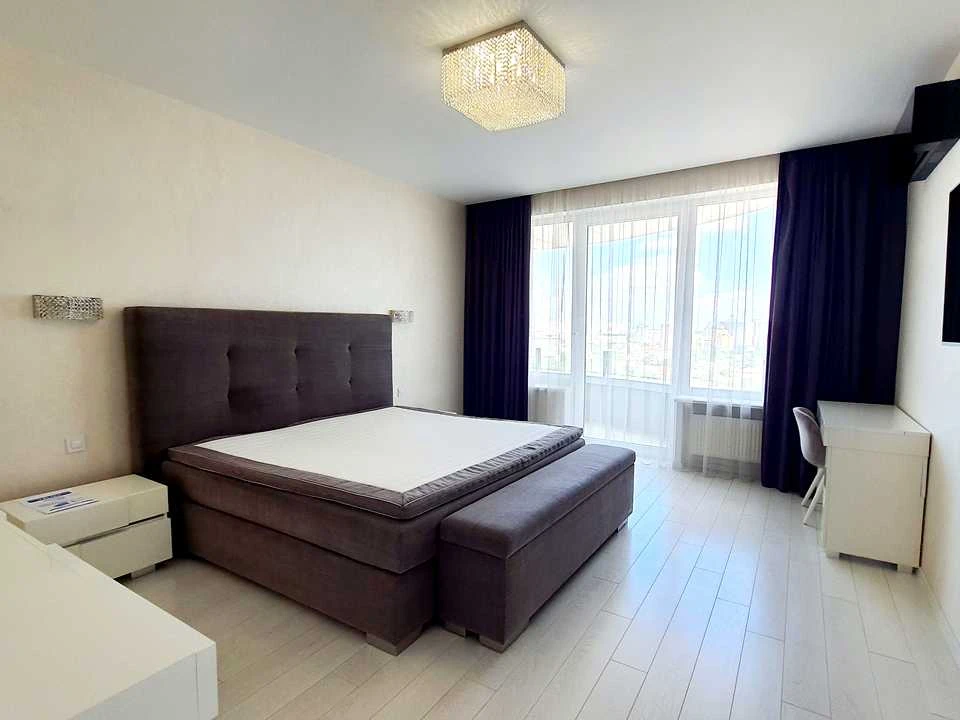 Apartment. Odesa, Literaturna St.