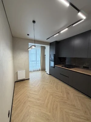 Продаж 1-кімнатної квартири з ремонтом .Автономне газове опа