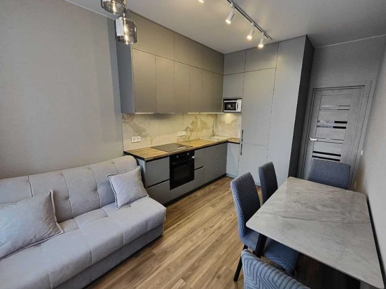 Продам 1-комн. квартиру с ремонтом на Краснова 61 Жемчужина