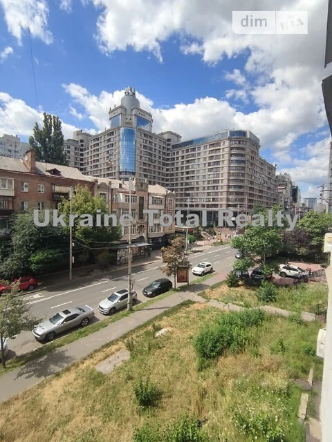 CENTER! 1 bedroom apartment near the University/Ukrainian Square