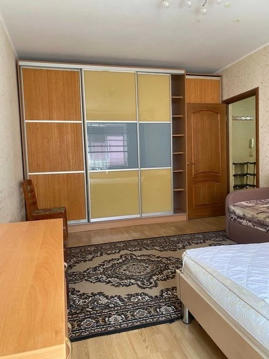 One-room apartment 37 sq. m., Chervonoi Kalyna Ave. 24 B., 2/9 floor.