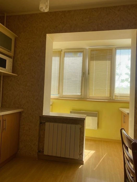 One-room apartment 37 sq. m., Chervonoi Kalyna Ave. 24 B., 2/9 floor.