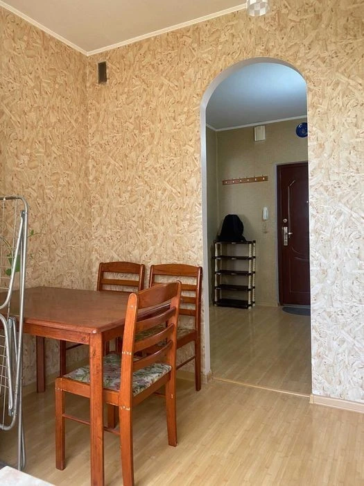 One-room apartment 37 sq. m., Chervonoi Kalyna Ave. 24 B., 2/9 floor.