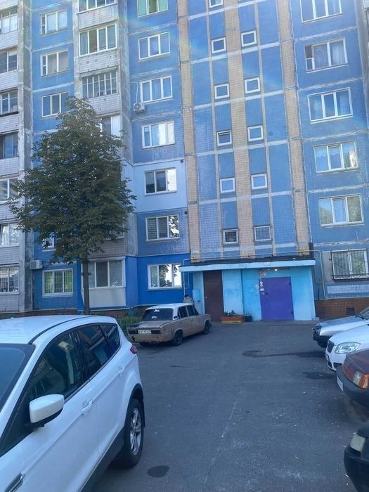 One-room apartment 37 sq. m., Chervonoi Kalyna Ave. 24 B., 2/9 floor.
