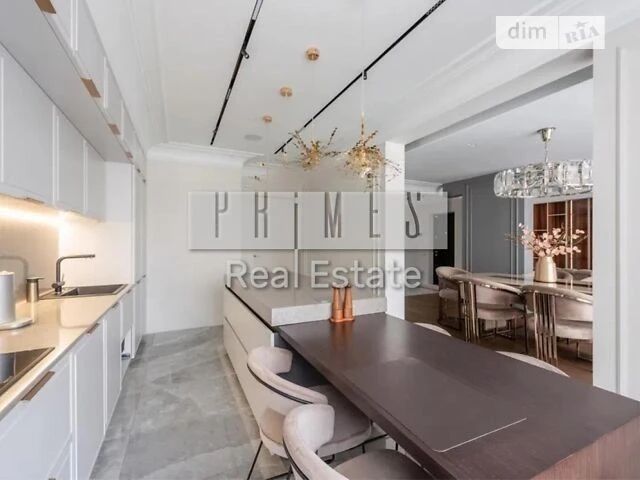 Sale of 4-room apartment 200 sq. m on 3A McCain John Street • ID