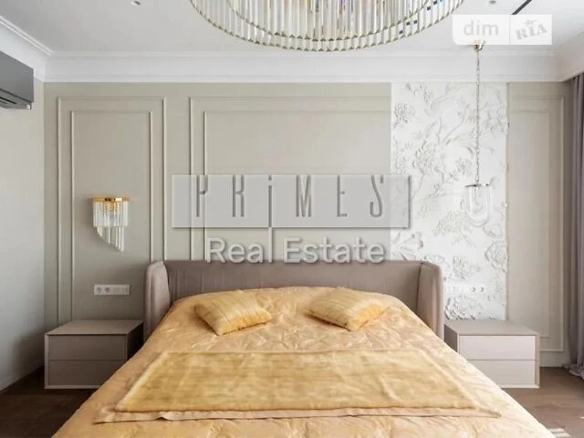Sale of 4-room apartment 200 sq. m on 3A McCain John Street • ID
