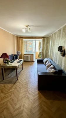 Продам квартиру в кирпичном доме. Левый берег. Северный.