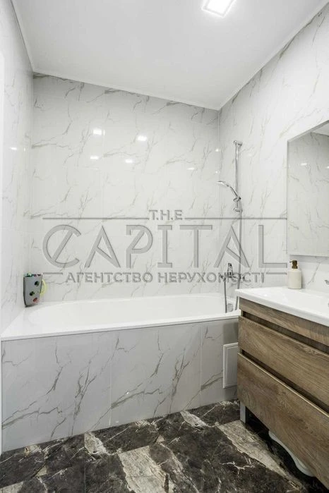 Apartment for sale, residential complex L-quarter, Solomensky district
