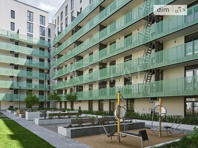 Продаж 2к квартири 81 кв. м на вул. Набережно-Рибальська дор