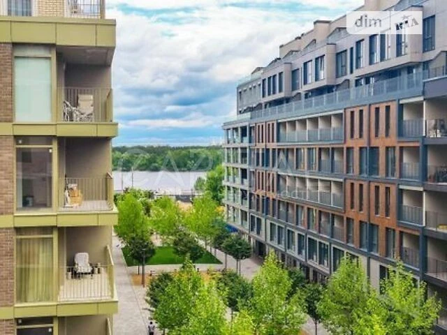Продаж 2к квартири 81 кв. м на вул. Набережно-Рибальська дор