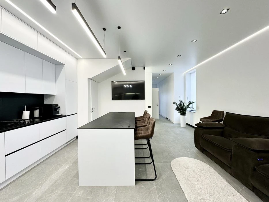 Sauvignon. New duplex house 125 sq.m. Repair. Furniture. Super ts