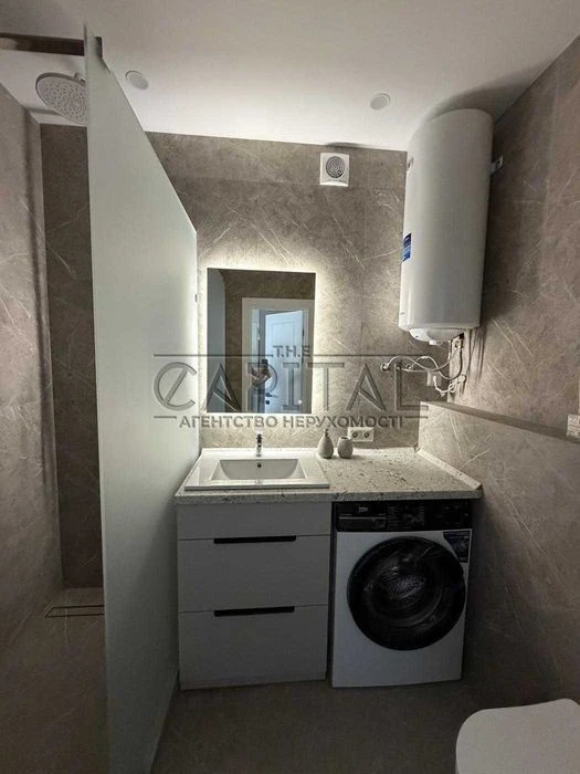 Продаж 1к квартири 36 кв. м на вул. Родини Кістяківських 10