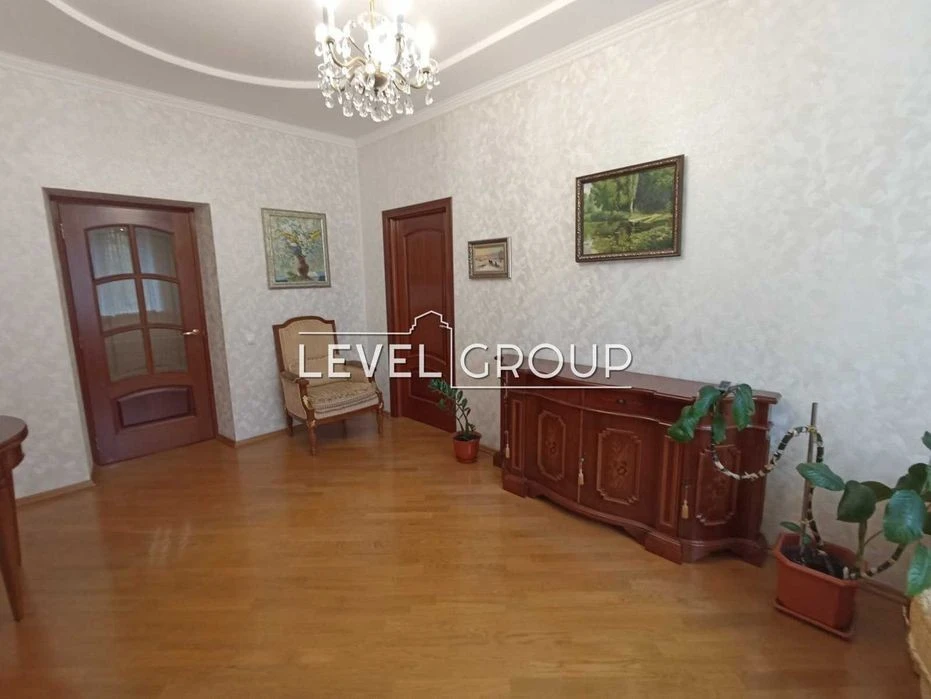 3-room Stalinist house on Pecherskaya Street, Princes of Ostrozkih (Moscow)