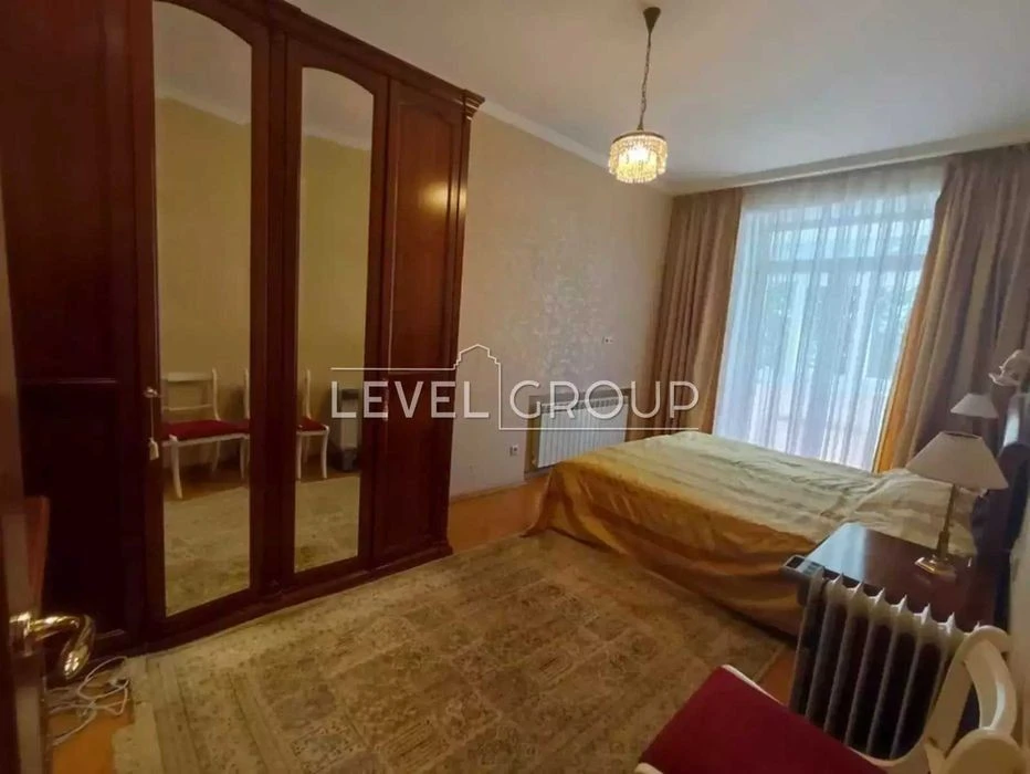 3-room Stalinist house on Pecherskaya Street, Princes of Ostrozkih (Moscow)