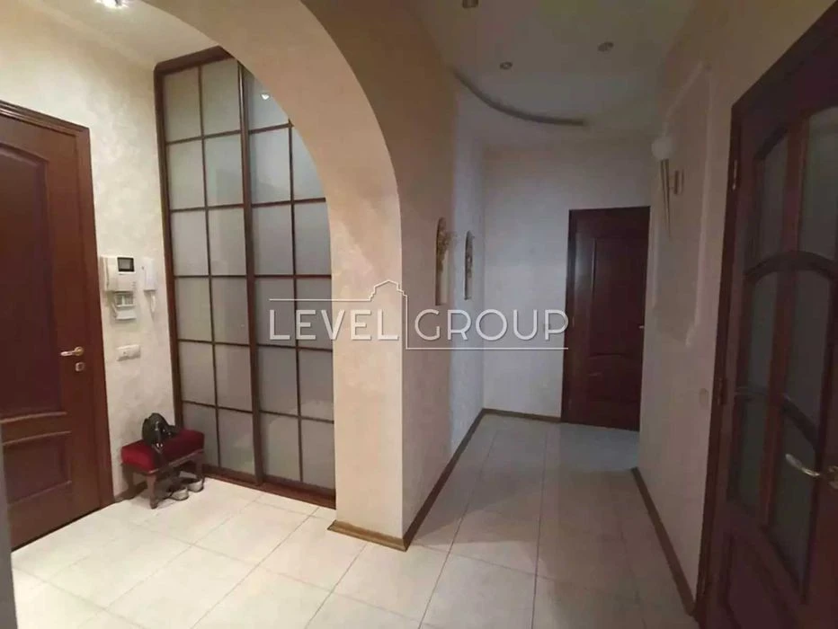 3-room Stalinist house on Pecherskaya Street, Princes of Ostrozkih (Moscow)