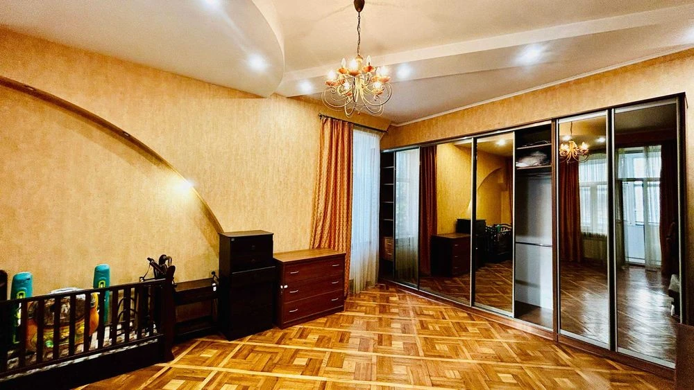 Продаж. 2-кімнатна квартира з панорамним видом на Європейськ
