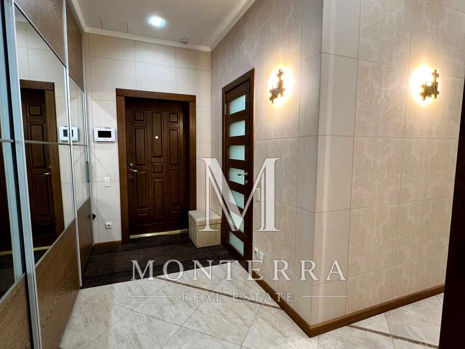Apartment. Kyiv, Andriy Verkhoglyad St. (Mykhayla Dragomirova)