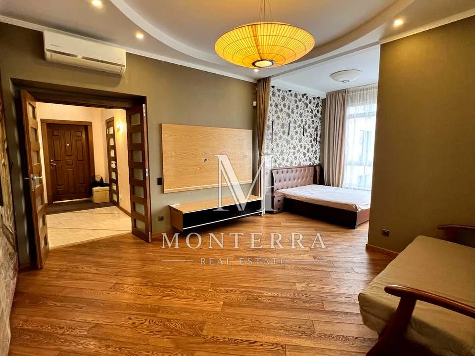 Apartment. Kyiv, Andriy Verkhoglyad St. (Mykhayla Dragomirova)