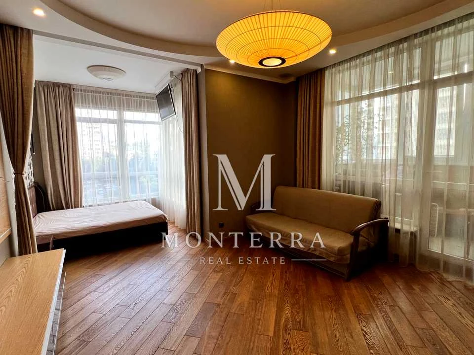 Apartment. Kyiv, Andriy Verkhoglyad St. (Mykhayla Dragomirova)