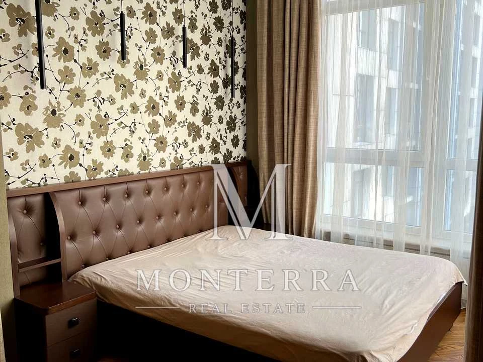 Apartment. Kyiv, Andriy Verkhoglyad St. (Mykhayla Dragomirova)