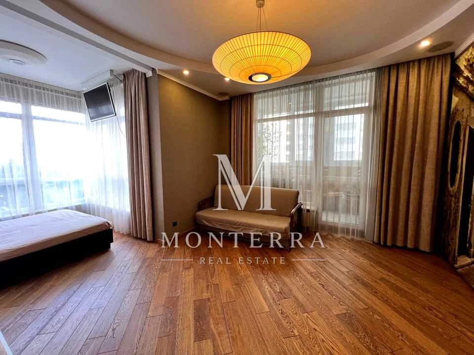 Apartment. Kyiv, Andriy Verkhoglyad St. (Mykhayla Dragomirova)