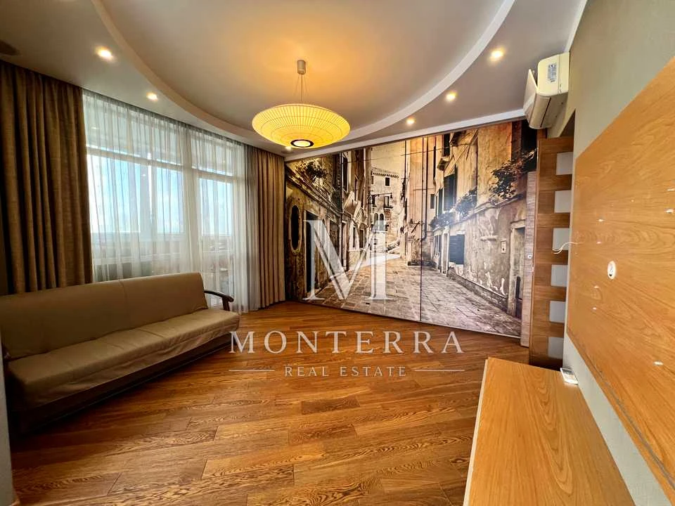 Apartment. Kyiv, Andriy Verkhoglyad St. (Mykhayla Dragomirova)