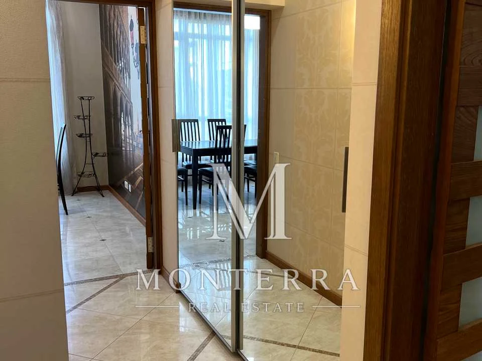 Apartment. Kyiv, Andriy Verkhoglyad St. (Mykhayla Dragomirova)