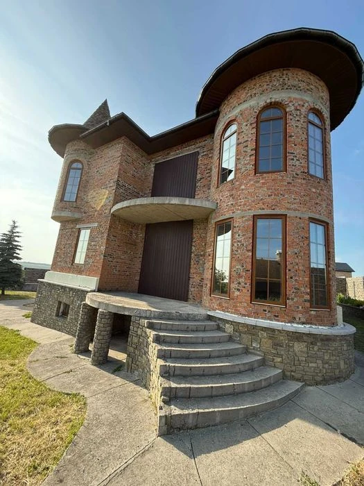 Елітні передмістя Хмельницького, будинок 384 м². Знижка – $5