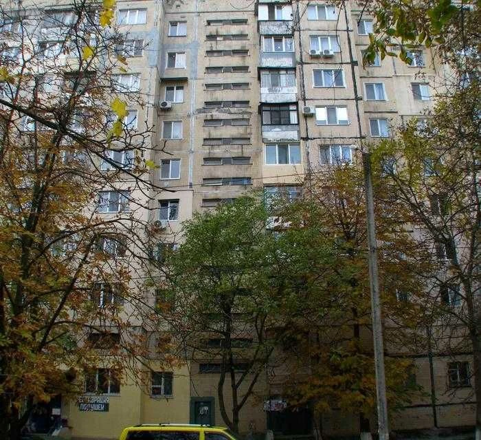2х комн.чешка. Под ремонт. Район 22-й и 17-й школы