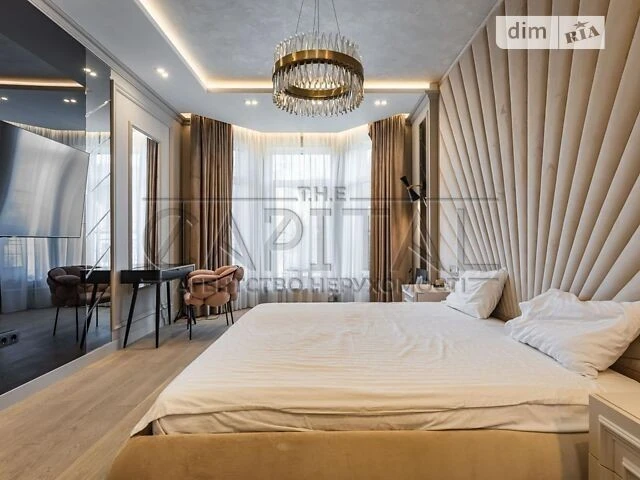 Sale of 3-room apartment 120 sq. m on Degtyarna Street 18 • ID 347180