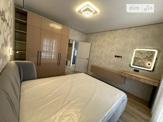 Sale of 1-room apartment 43 sq. m on Mykhaylo Maksimovicha street • ID